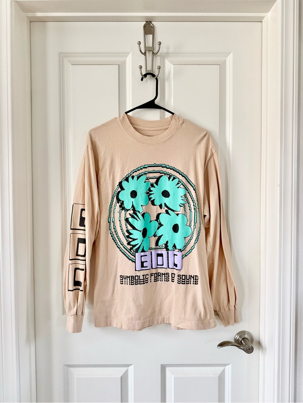 EDC Las Vegas T-shirt Size Small Insomniac Licensed Unisex Long Sleeve Beige